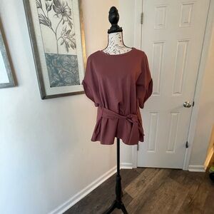 *Like New* EXPRESS WOMANS MAUVE BLOUSE